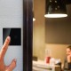 Intrerupator dublu cu touch Livolo cu rama din sticla neagra