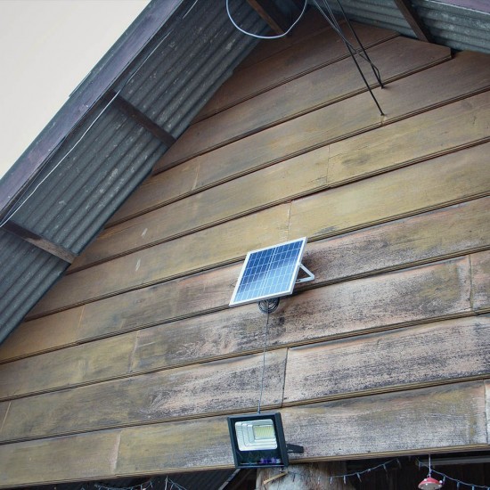 Proiector LED negru 20W Alb Rece cu panou solar si telecomanda cu functii multiple