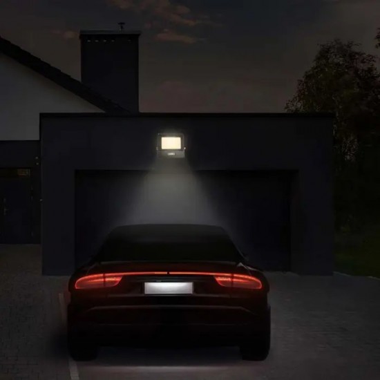 Proiector LED cu senzor 20W Cip SAMSUNG Corp Negru Alb cablu 1m